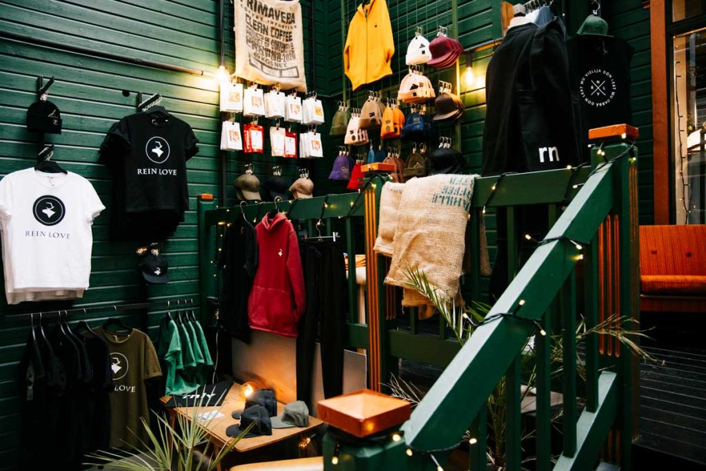 La boutique Rein love Clothing à Tromso. crude photo : Clara Ferrand - blog Wildroad