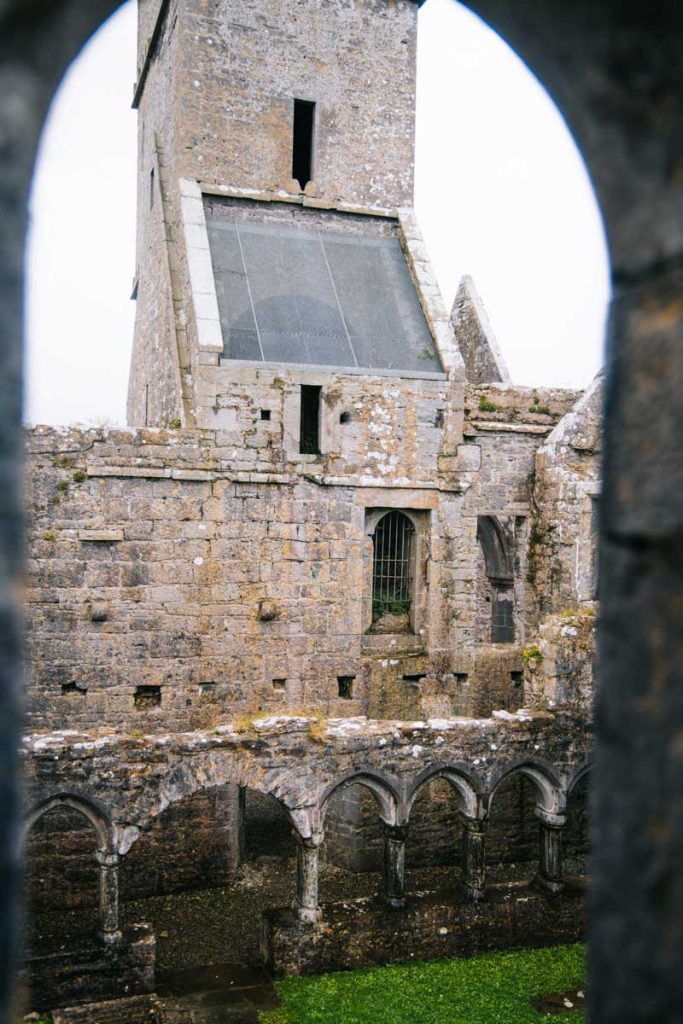 L'abbeye franciscaine de Moine dans le Comté de Mayo. crédit photo : Clara Ferrand - blog Wildroad