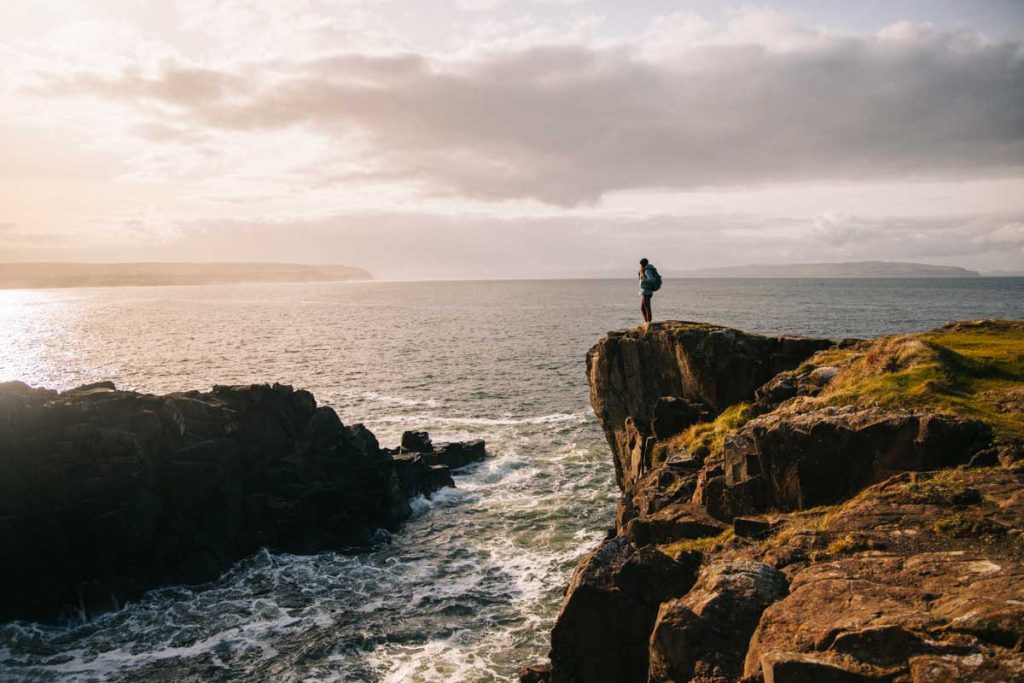 Rejoindre les étapes des Causeway Coast way en Bus en Irlande du Nord. crédit photo : Clara Ferrand - Blog Wildroad