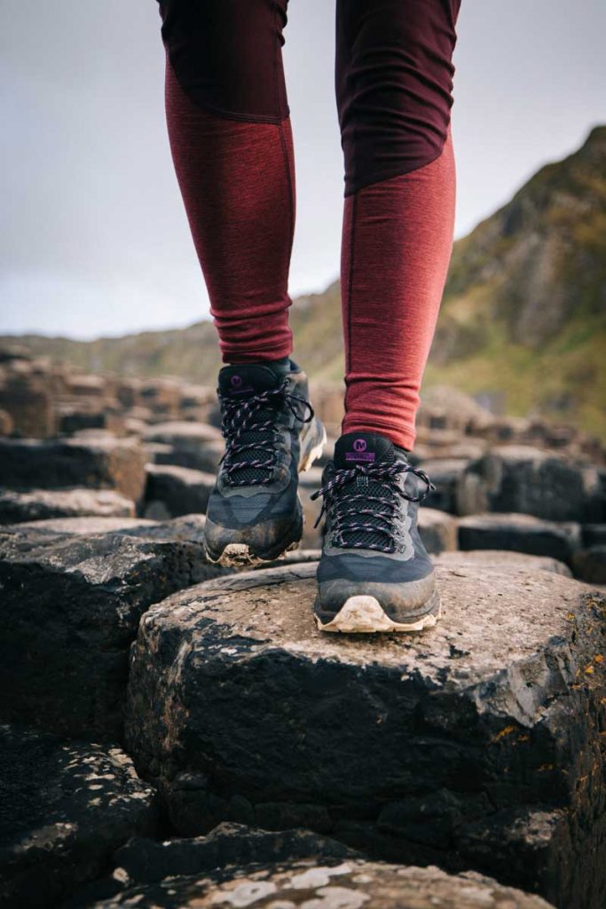 Les MOAB spee Gore tex, pour randonnée sur les sentiers Irlandais. crédit photo : Clara Ferrand - blog Wildroad