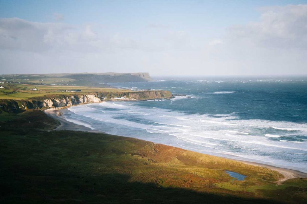 White park Bay et ses dunes de sable fin. crédit photo : clara Ferrand - blog Wildroad