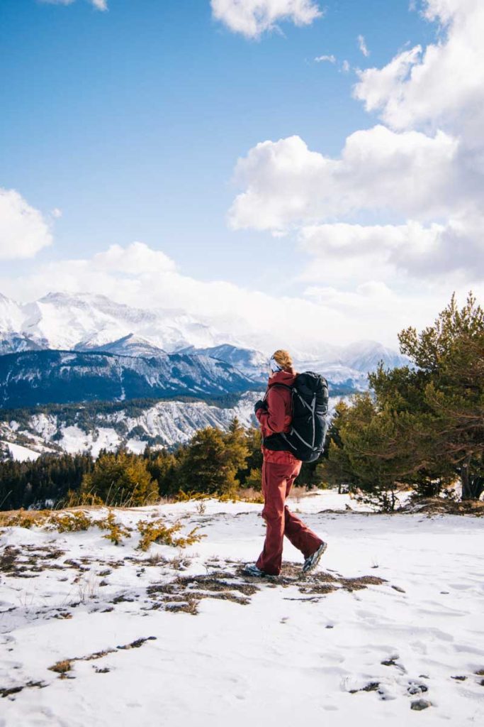 Randonnée avec un guide sur le plateau d'Ivoire dans les Alpes de Haute Provence; crédit photo : Clara Ferrand - blog Wildroad