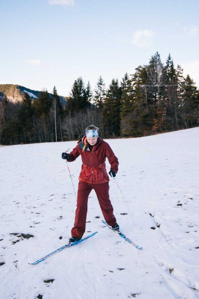 Faire du ski de fond sur les pistes du domaine nordique du Fanget. crédit photo : Clara Ferrand - blog Wildroad