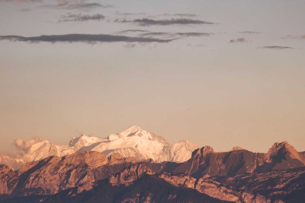 Les balcons de Genève et la vue sur le Mont blanc depuis le Salève. crédit photo : Clara Ferrand - blog Wildroad
