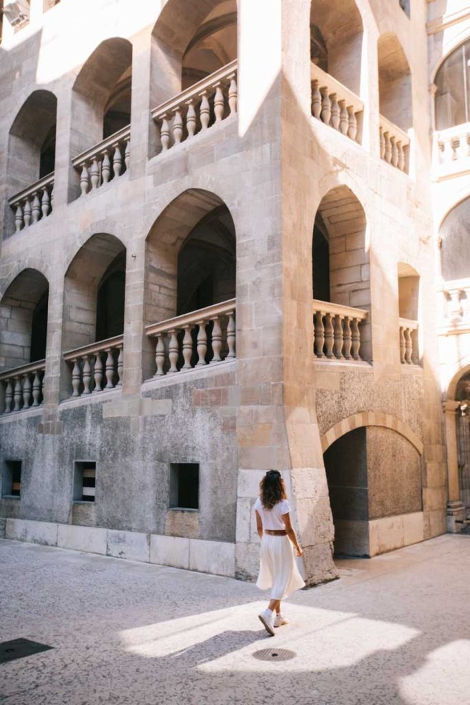 La cours carrée de l'hôtel de ville de Genève. crédit photo : Clara Ferrand - blog WIldroad