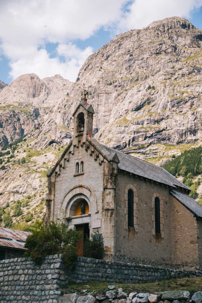 L'église du village de la Bérarde. crédit photo : Clara Ferrand - blog Wildroad
