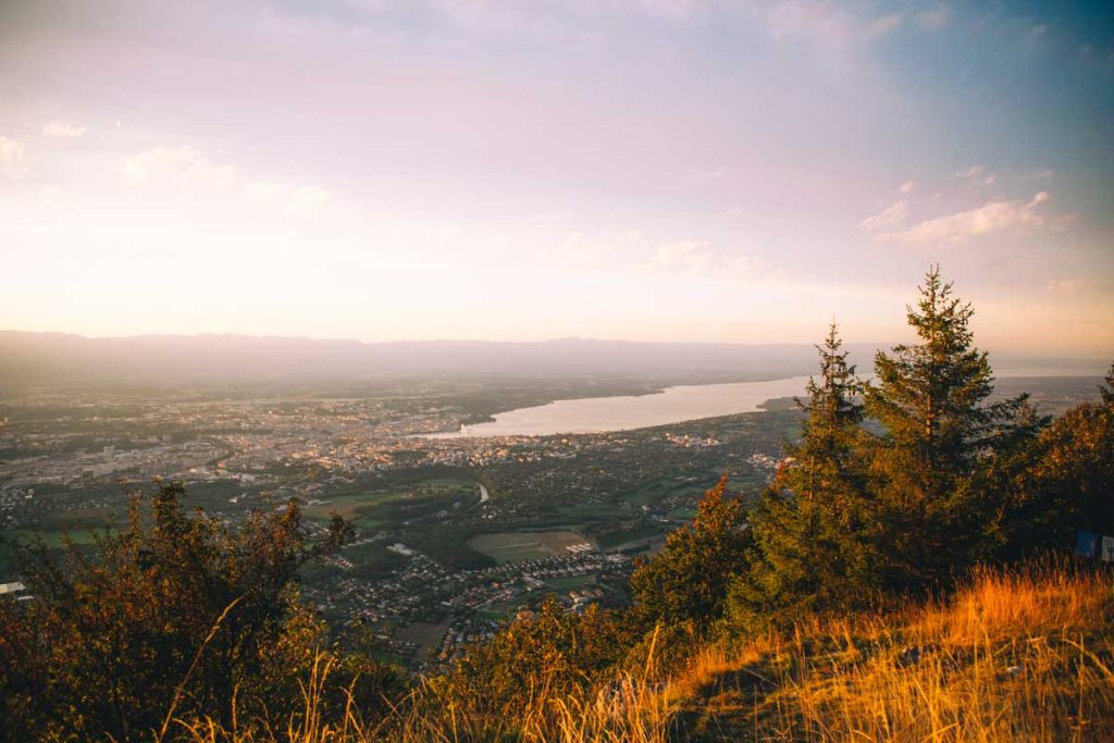 Le panorama sur Genève depuis le mont Salève. crédit photo : Clara Ferrand - blog Wildroad