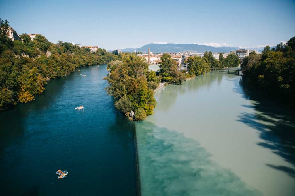 La pointe de la jonction du fleuve du Rhone et de l'Arve. crédit photo : Clara Ferrand - blog Wildroad