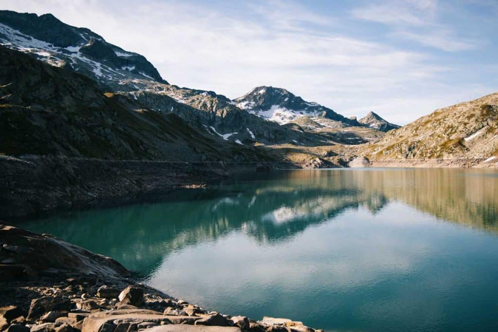 Le lac de Cottepens en Isère dans le massif de Belledonne. crédit photo : Clara Ferrand - blog Wildroad