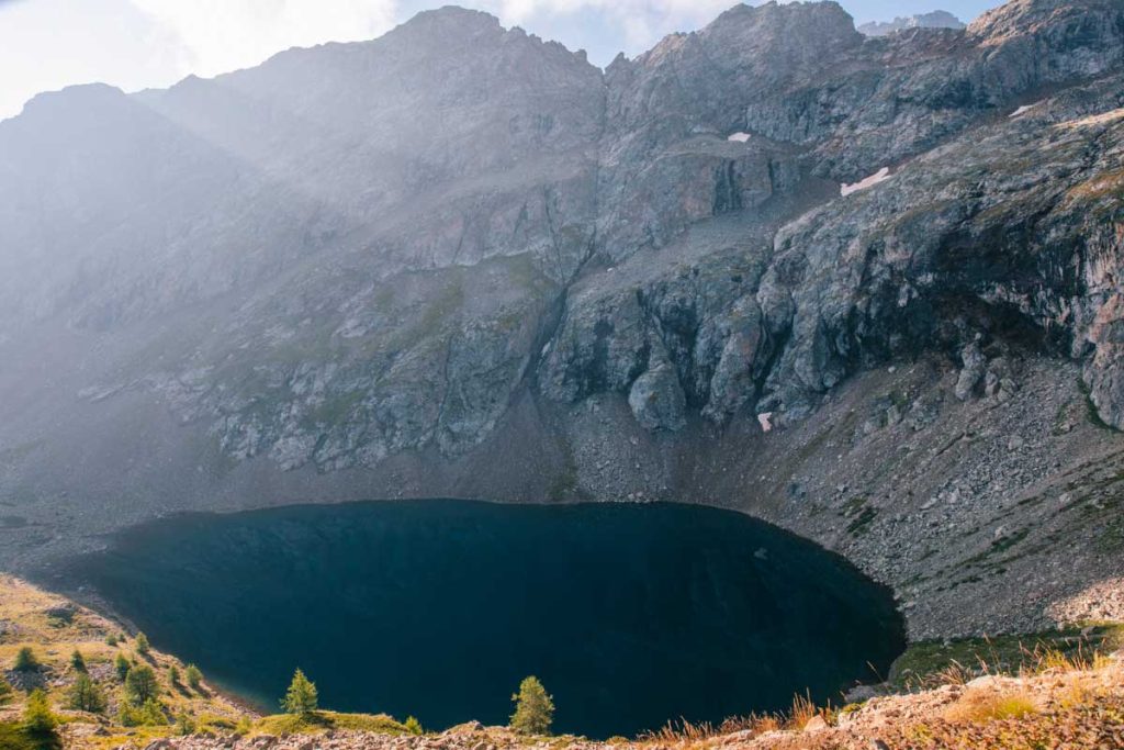 Le lac de Puy Vachier dans les Écrins. crédit photo : Clara Ferrand - blog Wildroad