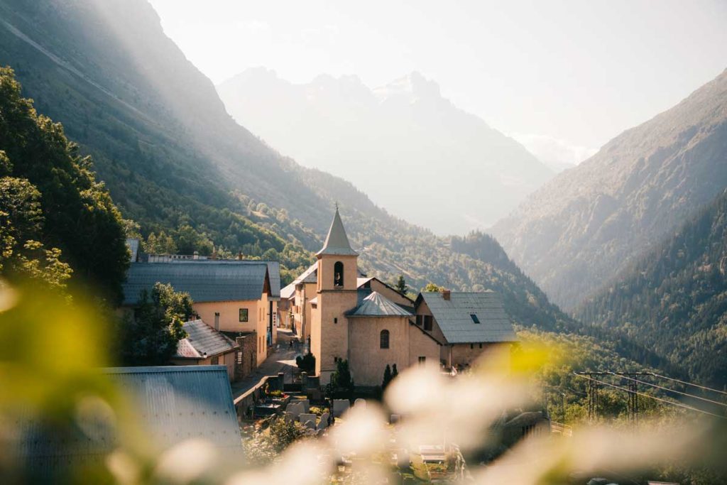 Le village de Saint-Christophe en Oisans. crédit photo : Clara Ferrand - blog Wildroad