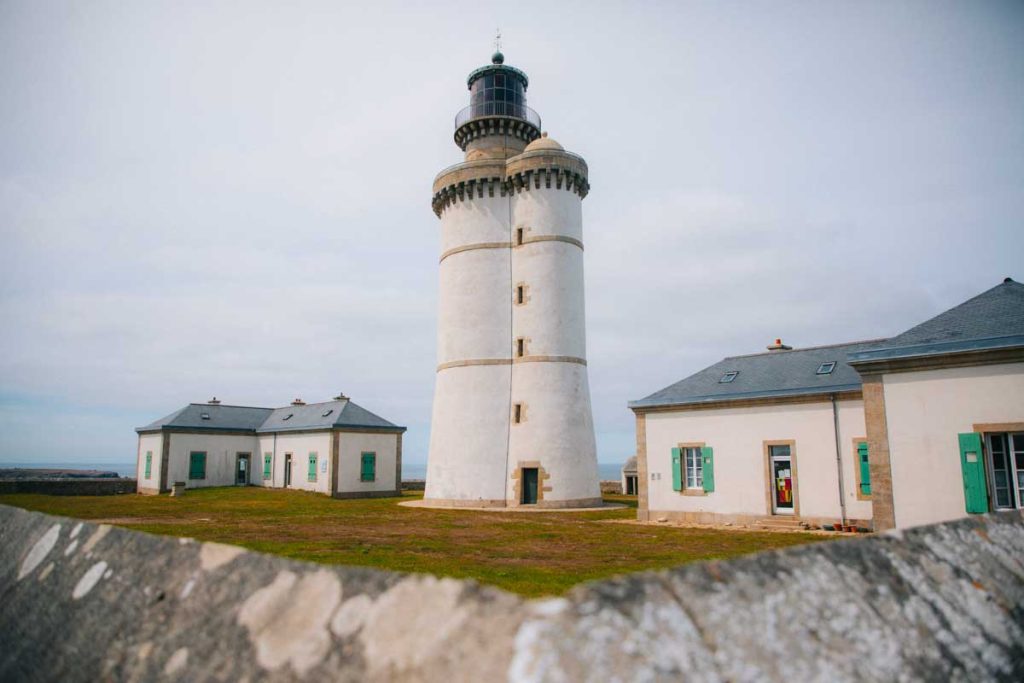 Le plus vieux phare d'Ouessant : le phare du Stiff construit par Vauban. crédit photo : Clara Ferrand- blog Wildroad