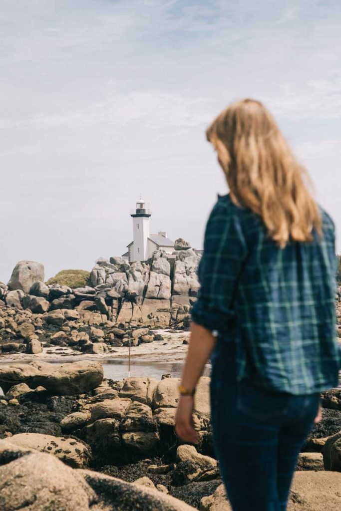 L'étape du phare de Pontusval sur l'itinéraire de la route des phares en Finistère. crédit photo : Clara Ferrand -blog Wildroad