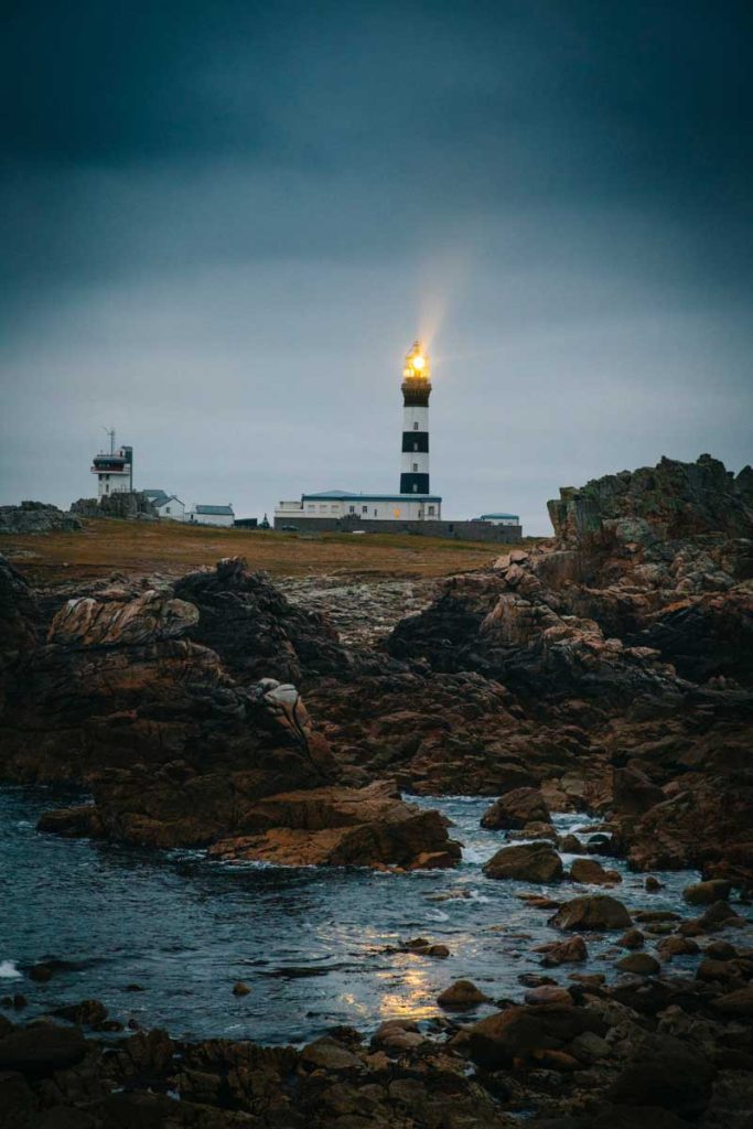 L'allumage du phare du Creach, le plus puissant d'Europe. crédit photo: Clara Ferrand - blog Wildroad