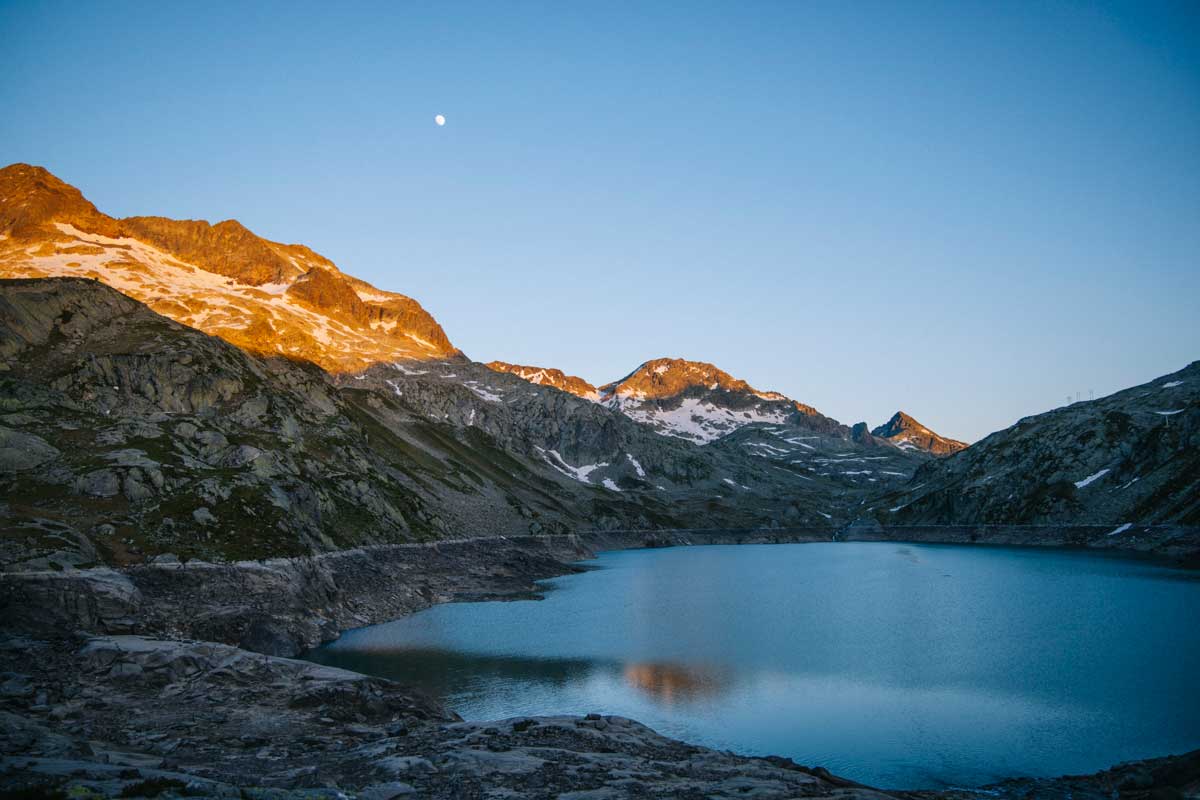 Randonnée aux lacs des 7 Laux dans le massif de Belledonne en Isère. crédit photo : Clara Ferrand - blog Wildroad