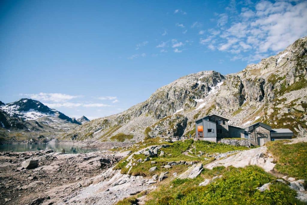 Le refuge des 7 Laux en Belledonne. crédit photo : Clara Ferrand - blog Wildroad