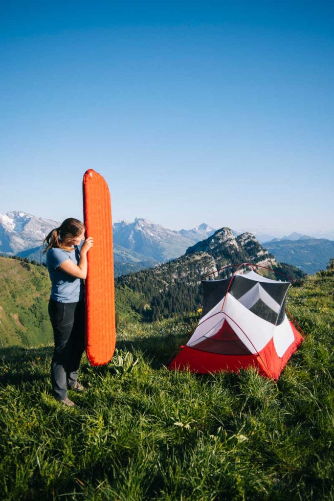 Mon équipement et les règle pour un bivouac en Haute-Savoie. crédit photo : Clara Ferrand - blog Wildroad