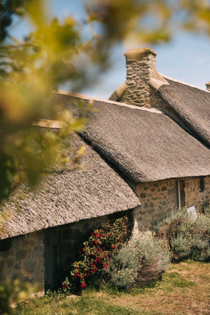 Road trip sur la route des phares dans le Finistère. visiter le site de Meneham. crédit photo : Clara Ferrand -blog Wildroad