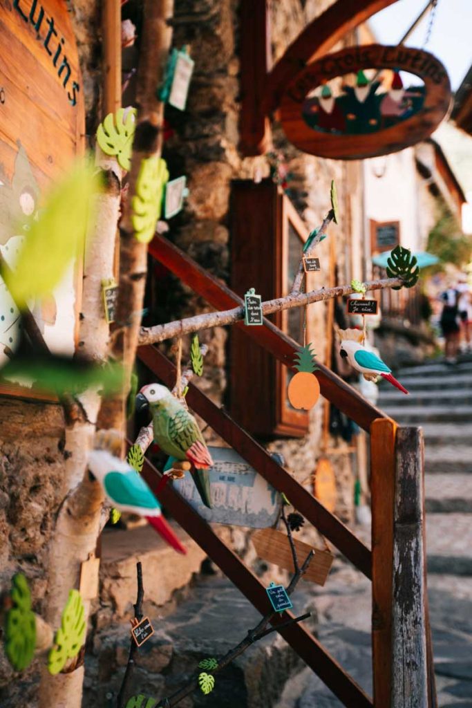les artisans du village de Venosc en Oisans. crédit photo : Clara Ferrand- blog Wildroad
