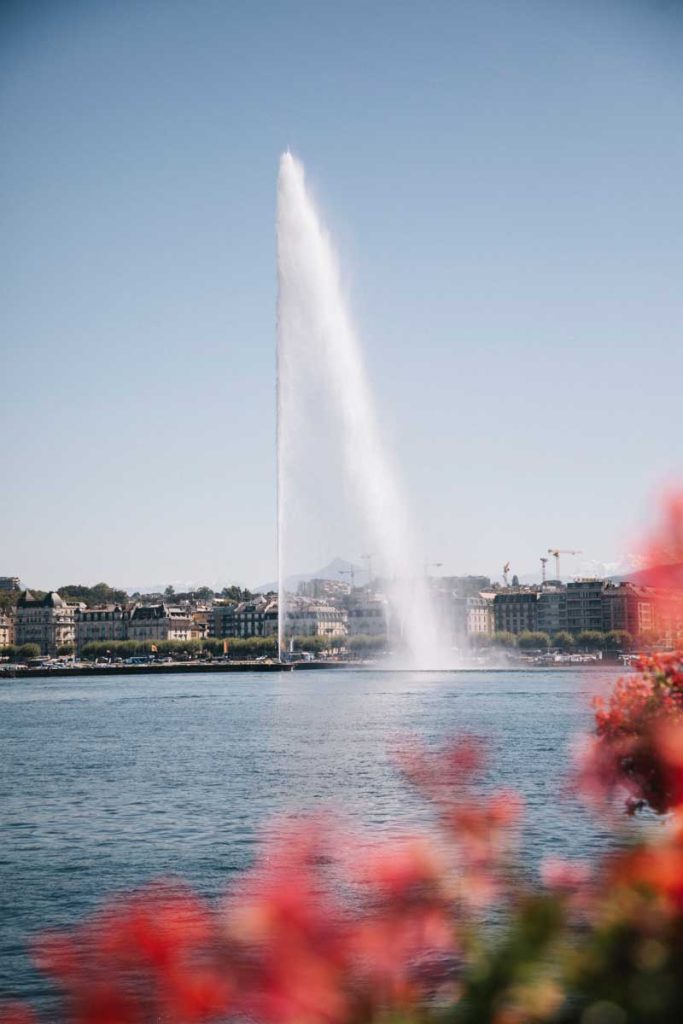 Les visites incontournable à faire à Genève : son jet d'eau de 140m de haut. crédit photo : Clara Ferrand - blog Wildroad
