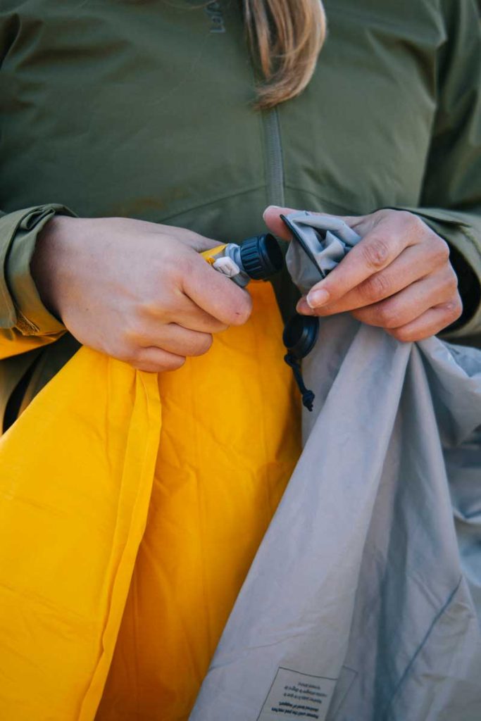 Le sac de gonflage pour gonfler les matelas Thermarest. crédit photo : Clara Ferrand - blog Wildroad