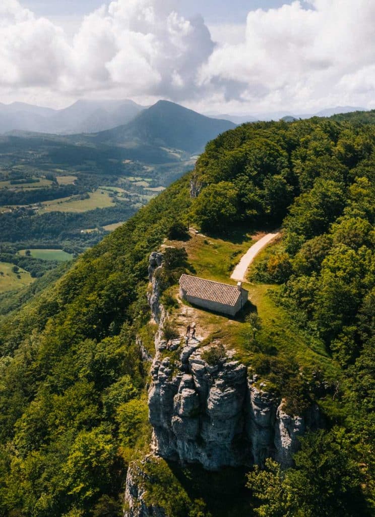 La Chapelle Saint-Maurice dans la Drôme. crédit photo : Clara Ferrand - blog Wildroad
