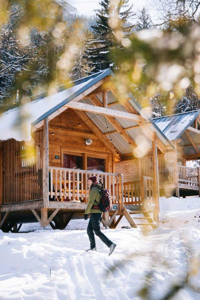 L'hiver dans un village huttopia au coeur de la Vanoise. crédit photo : Clara Ferrand - blog Wildroad