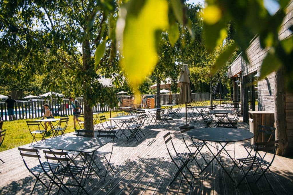 La vie d'un village et camping huttopia. crédit photo : Clara Ferrand -blog Wildroad