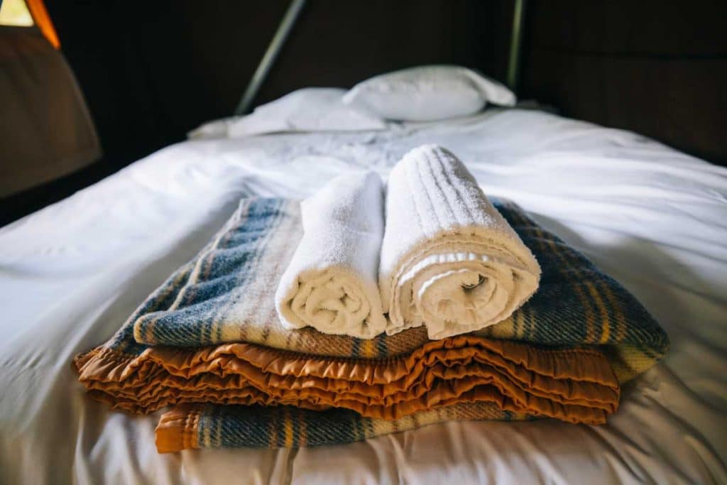 Le pack confort pour les draps et le ménage avec Huttopia. crédit photo : Clara Ferrand - blog Wildroad