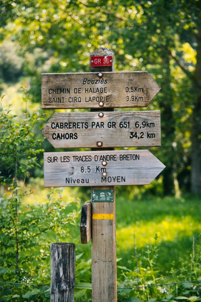 Le balisage du jour 3 de la Via Causs-mos entre Bougies et Pastorat. crédit photo : Clara FERRAND - blog Wildroad