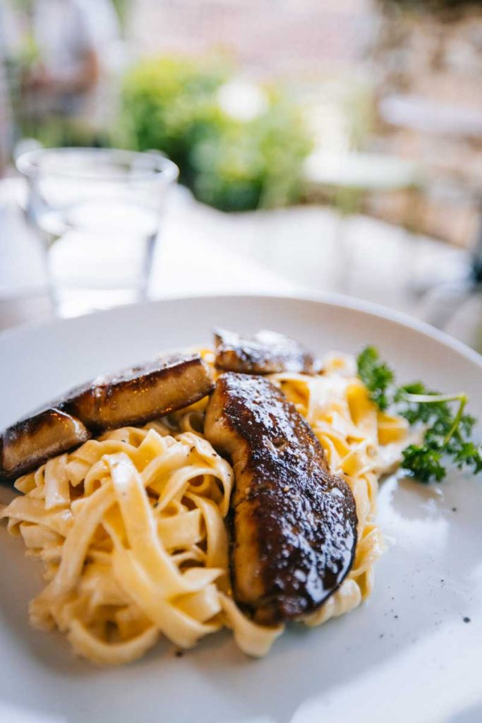 Plats typique au canard dans le Sud Ouest. crédit photo : Clara Ferrand - blog Wildroad