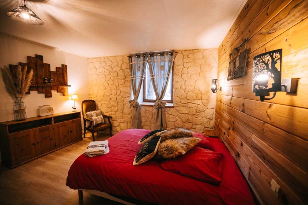 Le gîte de la mijaille à Bijoux. crédit photo : Clara FERRAND -blog Wildroad