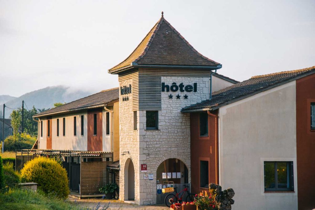 Hôtel les Gabares à la Tour-de-Faure au pied de Saint-Cirq-Lapopie. crédit photo : Clara FERRAND - blog Wildroad
