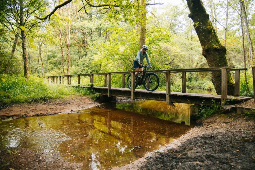 Sortie guidée dans le Périgord Vert pour faire du VTTAE. crédit photo : Clara FERRAND - blog Wildroad