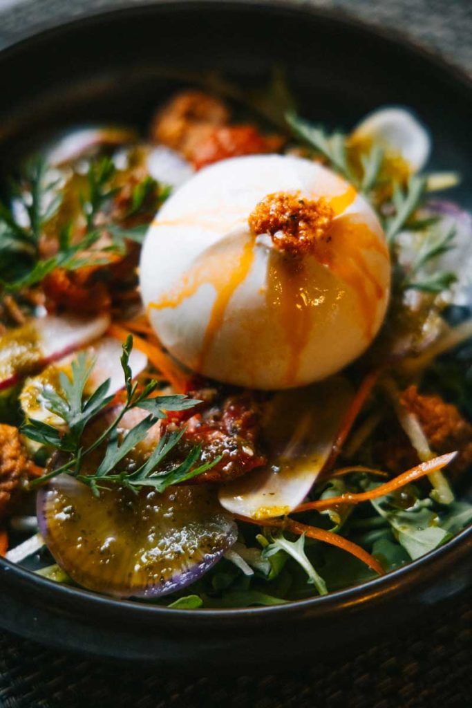 Plat traditionnel dans le restaurant Le Cantou. crédit photo : Clara Ferrand - blog Wildroad