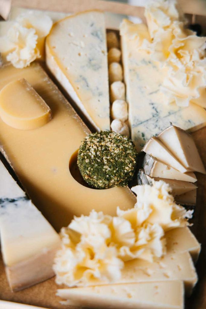 Plateaux de dégustation de la fromagerie de l'abbaye. crédit photo : Clara FERRAND - blog Wildroad