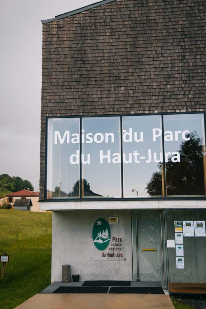Visiter la maison du parc du PNR du Haut-Jura. crédit photo : Clara FERRAND - blog Wildroad