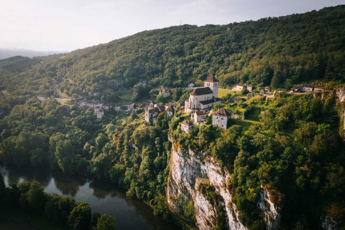 La Via Causs'mos un trek facile dans la vallée du Lot. Crédit photo : Clara FERRAND -blog Wildroad