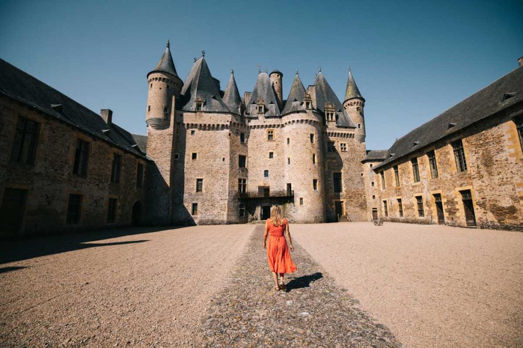 Visiter les châteaux du Périgord Vert : le chateau de Jumilhac le Grand. crédit photo : Clara Ferran d- blog Wildroad