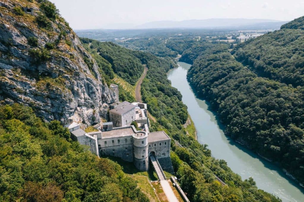 Visiter le fort l'Écluse dans le Pays de Gex. crédit photo : Clara FERRAND - blog Wildroad