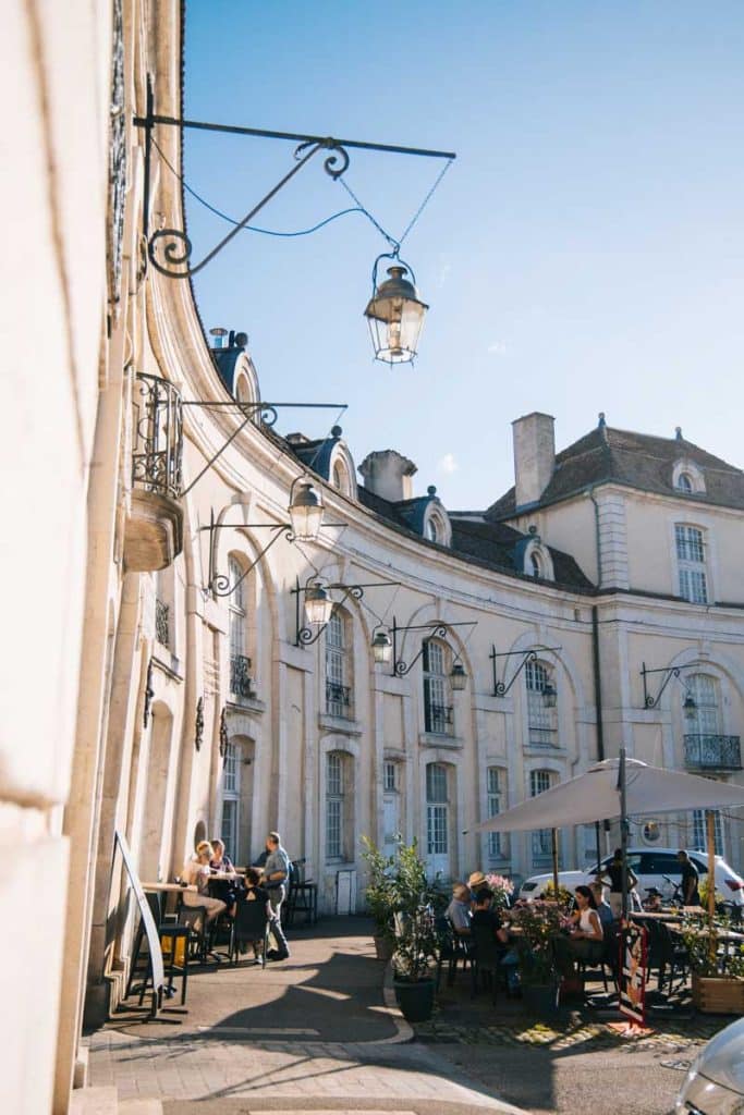 Le centre-ville de Commercy et l'histoire du roi Stanislas. crédit photo : Clara Ferrand - blog Wildroad