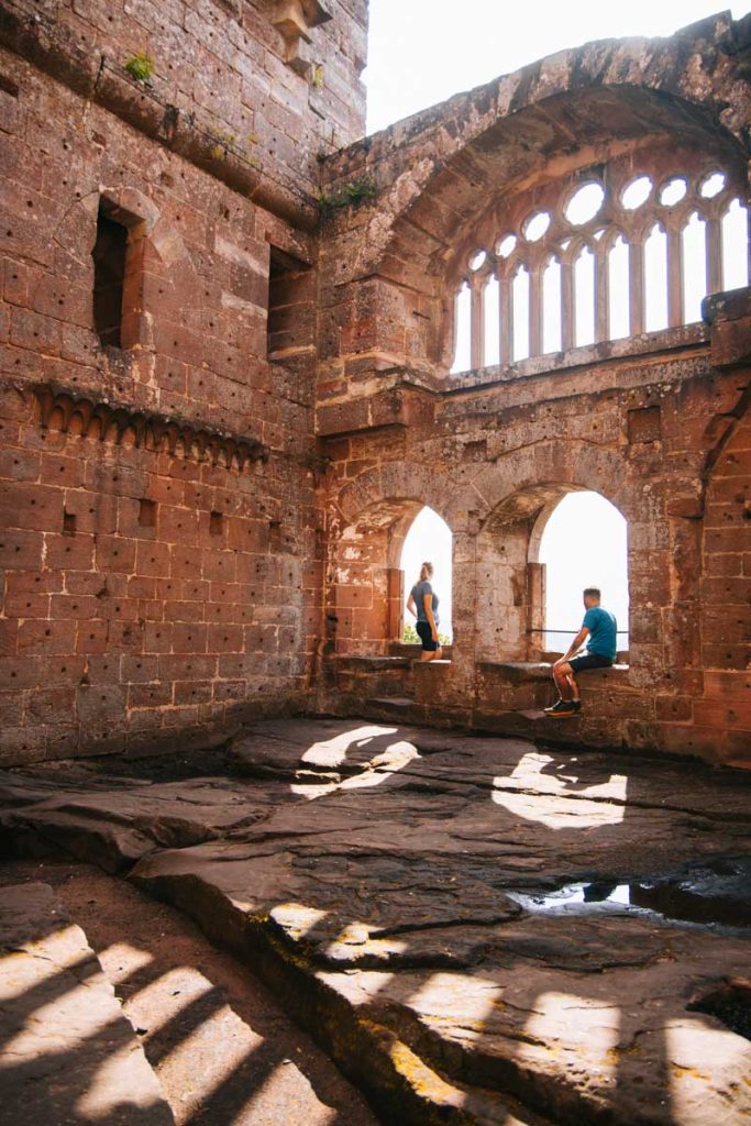 L'archtitecture gothique de la grande salle du chateau de la Wasenbourg. crédit photo : Clarea Ferrand - blog Wildroad