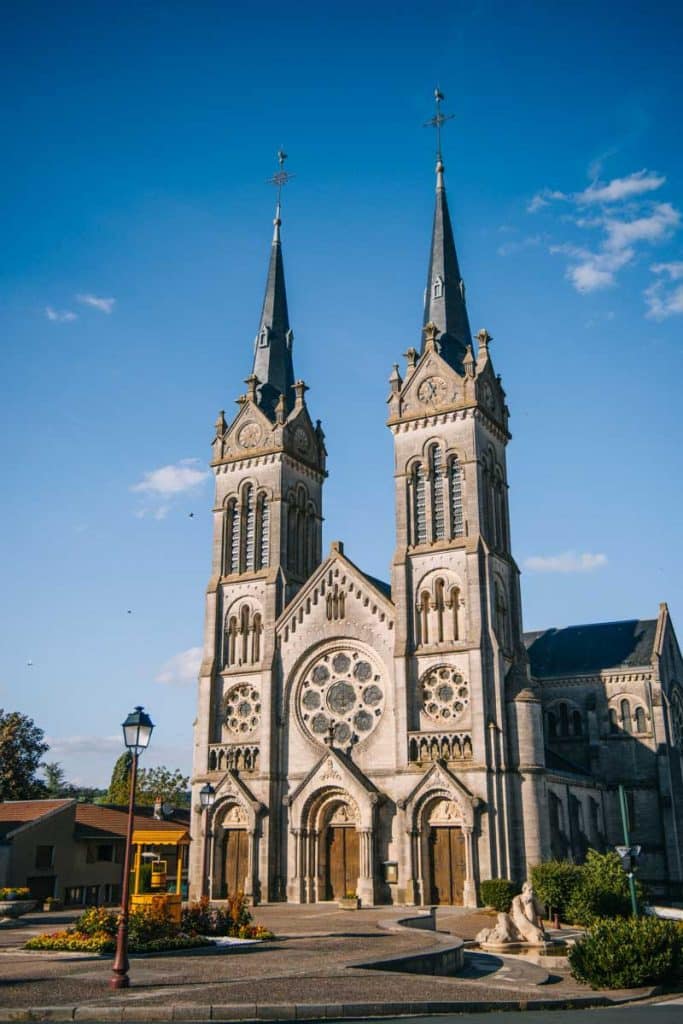 L'église de Euville dans la Meuse. crédit photo : Clara Ferrand - blog Wildroad