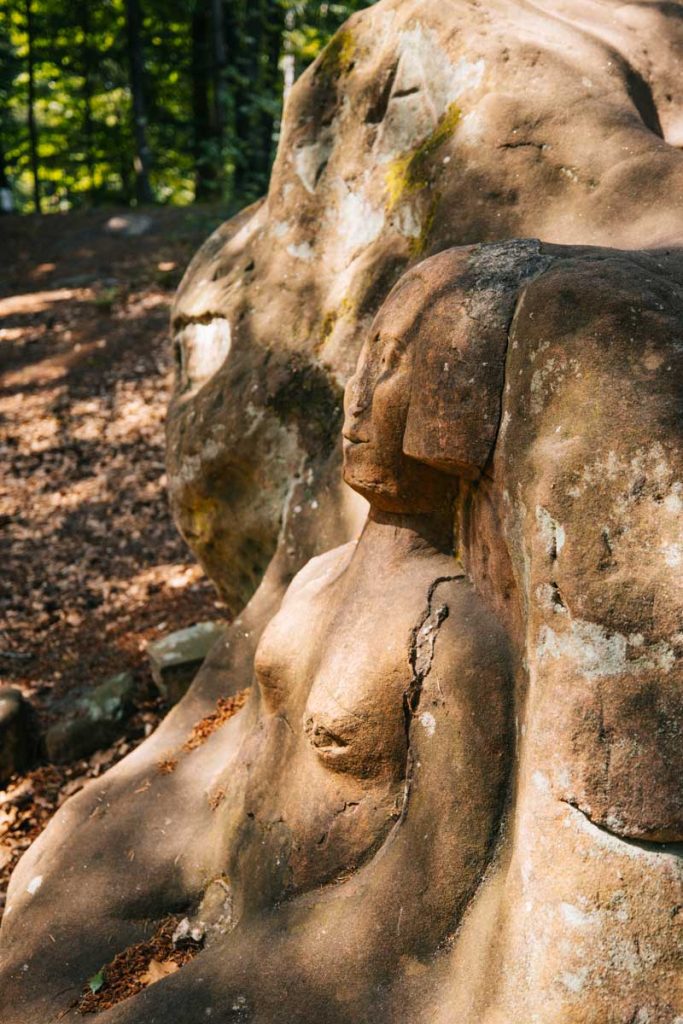 La légende du rocher de la liese dans les Vosges du nord. crédit photo : Clara Ferrand - blog Wildroad