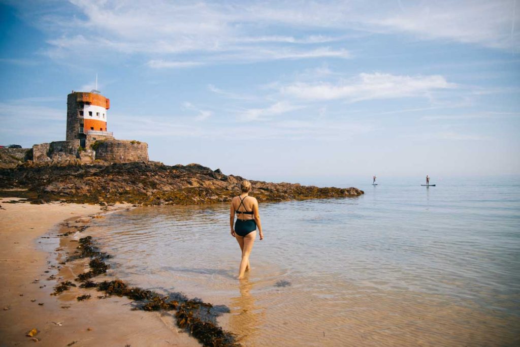 la plage de Archirondel sur la côte Est.crédit photo : Clara Ferrand - blog Wildroad