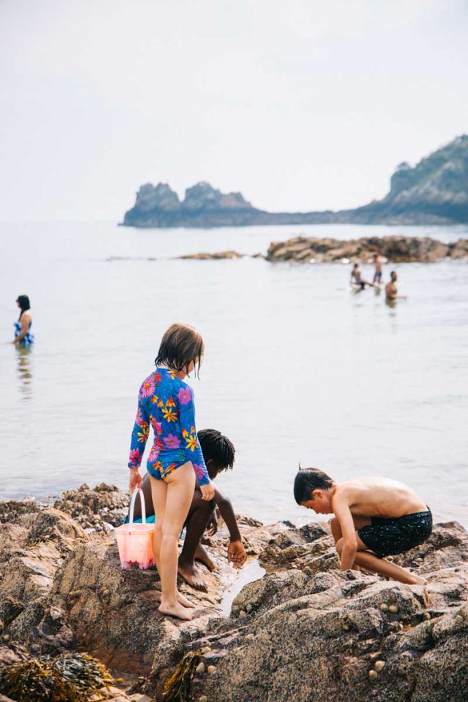 La plage familiale de Archirondel. crédit photo : Clara Ferrand - blog Wildroad