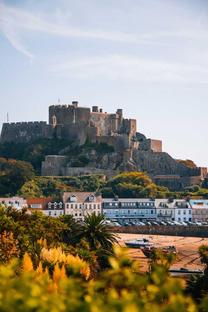visiter les 18 incontournable de Jersey : chateau Mont Orgueil, phare de corbière, baie de st-Ouen...crédit photo : Clara Ferrand - blog Wildroad