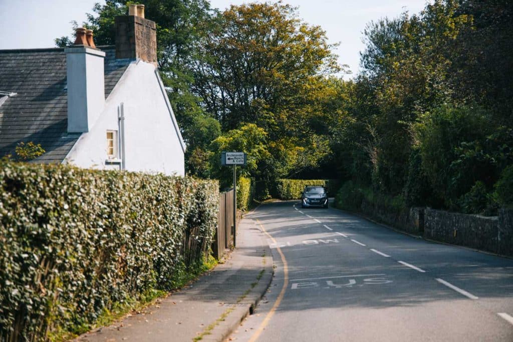 louer une voiture pour Jersey et conduire à gauche. crédit photo : Clara Ferrand - blog Wildroad
