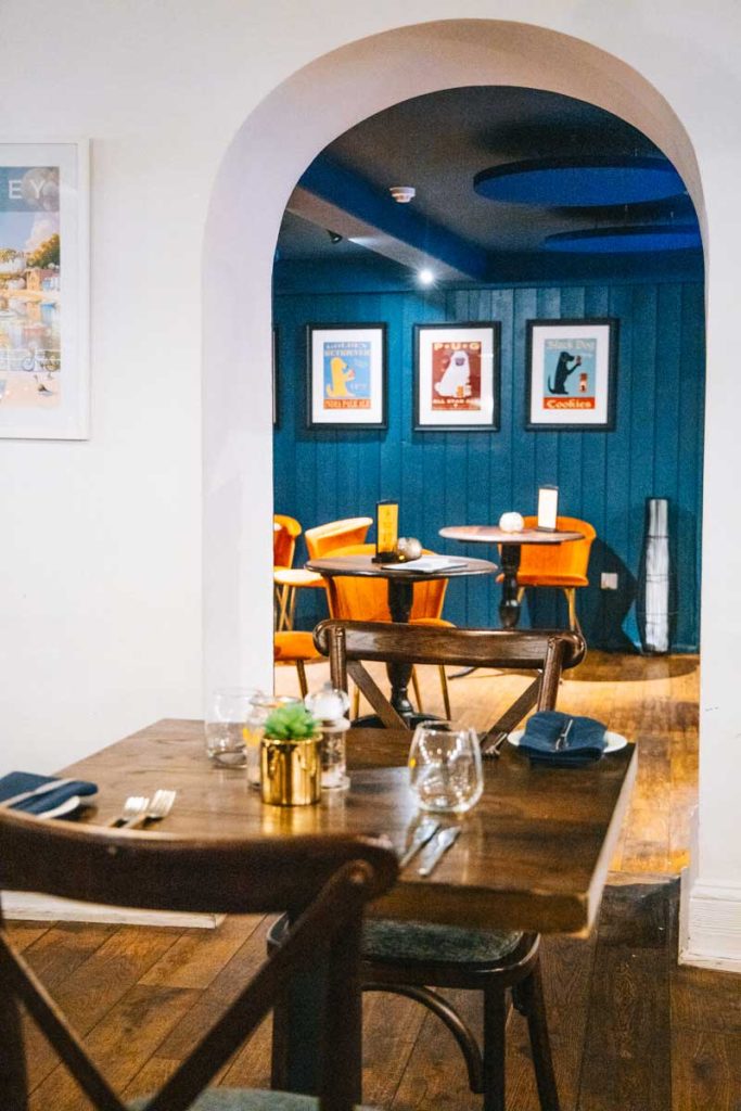 Le restaurant Salty Dog à st-Aubin. crédit photo : Clara Ferrand - blog Wildroad