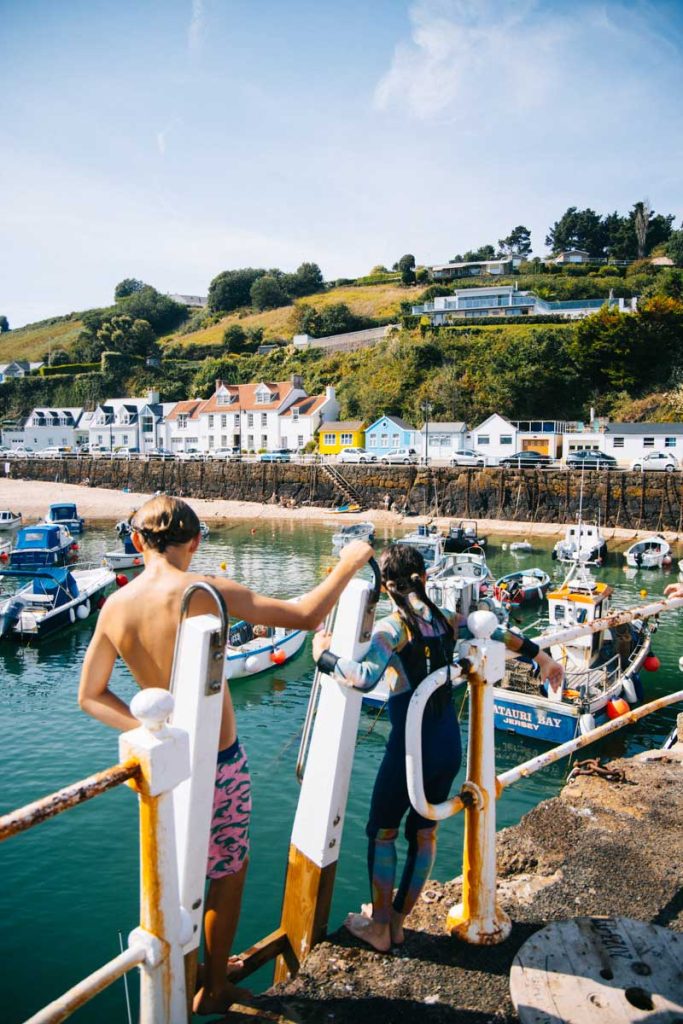 La saison estivale sur l'ile de Jersey : visiter l'incontournables Rozel bay. crédit photo : Clara Ferrand - blog Wildroad